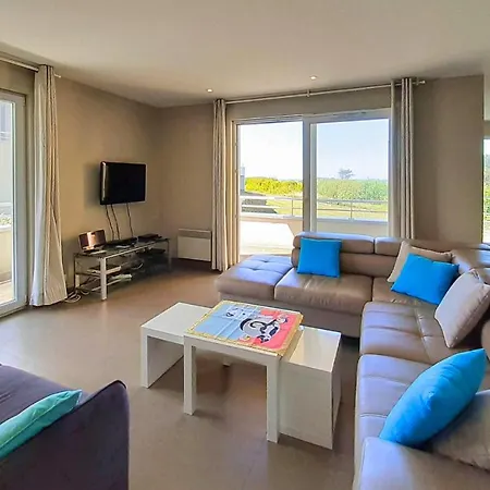 3 Bedroom Cozy In Appartement *
